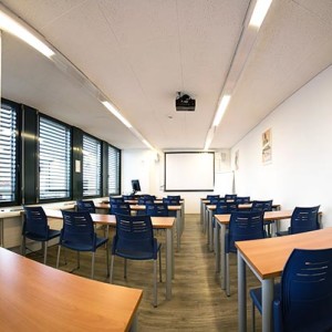EU Business School, кампусы Женева и Монтрё