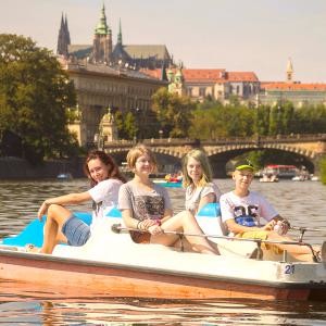 Летний лагерь + Экскурсии по компаниям Праги (vip-программа)